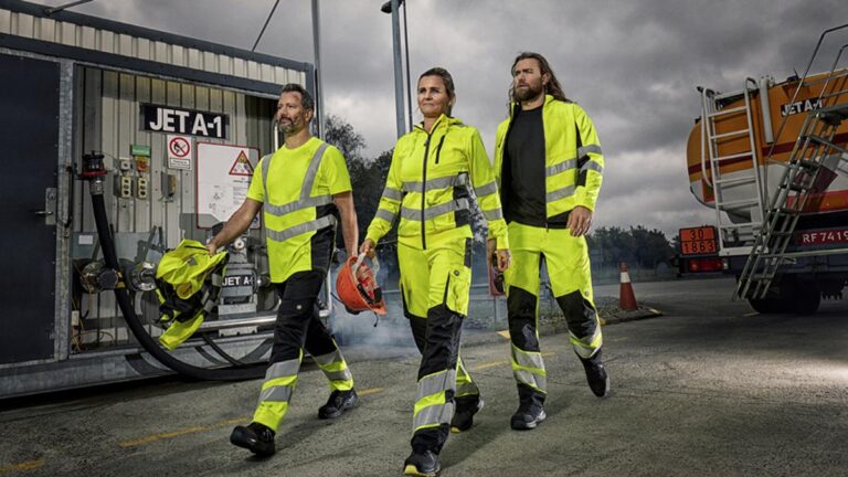 Workwear and cleanroom workwear services